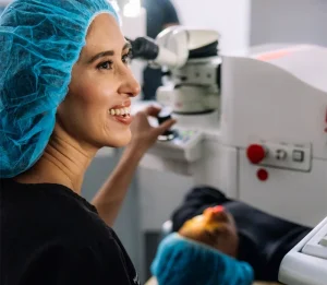 Dr. Ghaznawi performing eye surgery